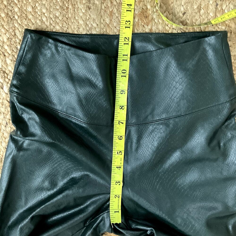 Runway Faux Leather Textured Leggings Women's Size 4 Black Pull-On Skinny Pants - Picture 5 of 6